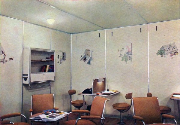 LZ-129 Writing Room